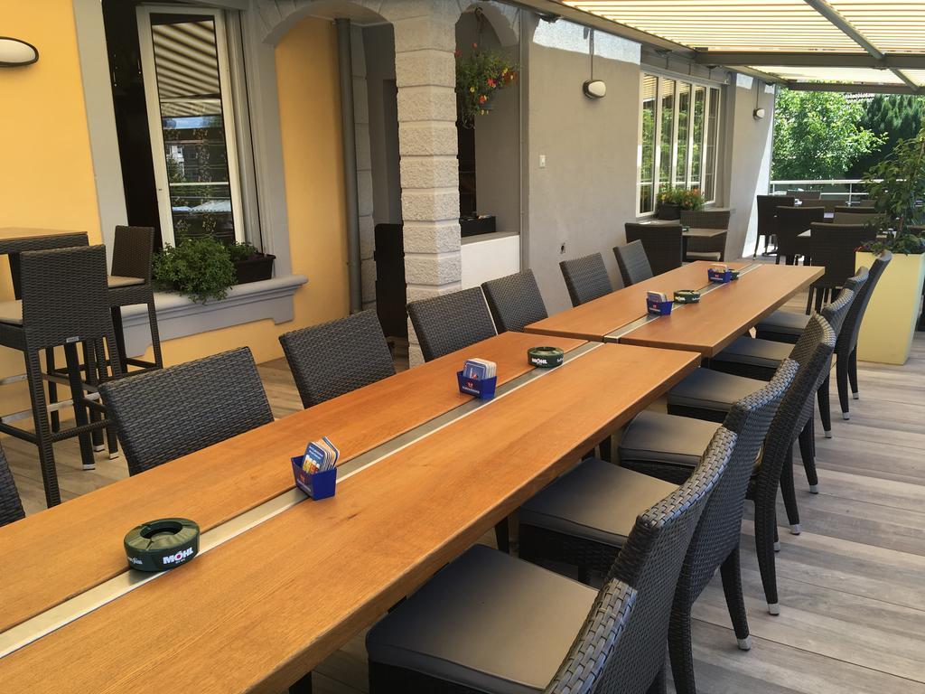 Hotel Restaurant Jura Kerzers Exteriér fotografie